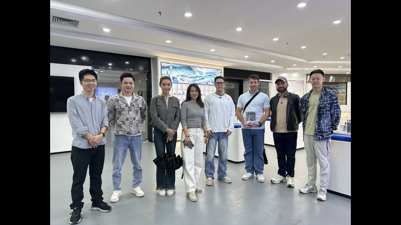 Huabaotang Showroom with International Clients